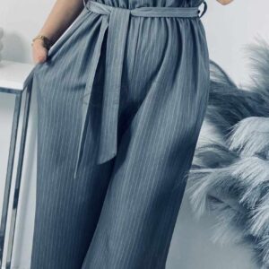 Kobiecy kombinezon w paski