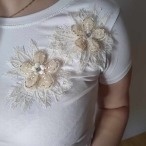 Koszulka z motywem kwiatów