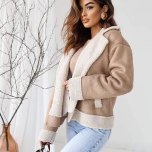 Kożuszek oversize beżowy