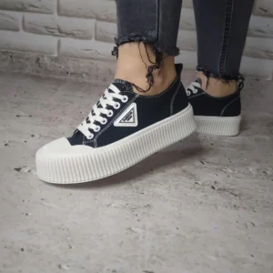 Trampki czarne na wysokiej platformie